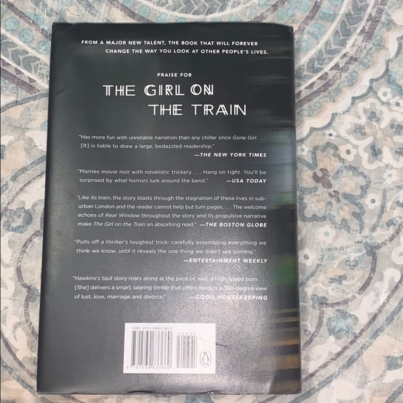 The Girl on the Train novel - Picture 2 of 3